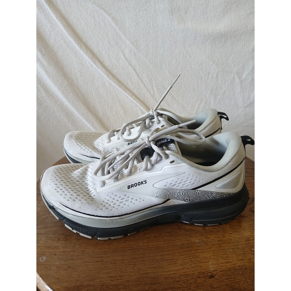 Brooks trace 3 womens size 9 running white gym fitness